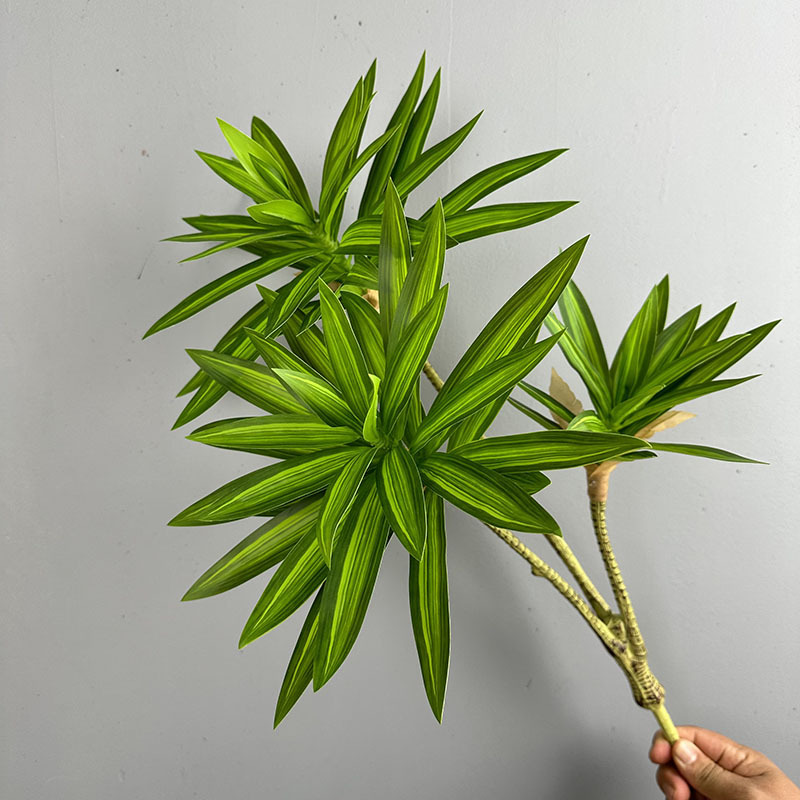 Dracaena Marginata - Имитация зеленых растений, 3 головки лилии,